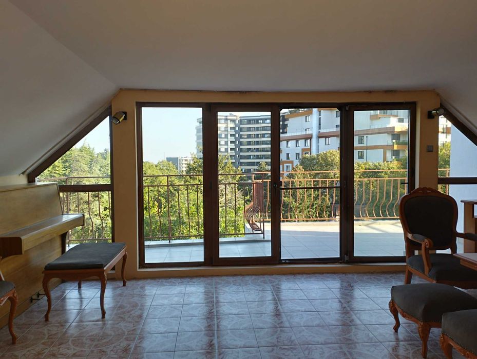 Дава се под наем Тристаен апартамент в Варна, Бриз - 139 кв.м за 900 € - Снимка #19