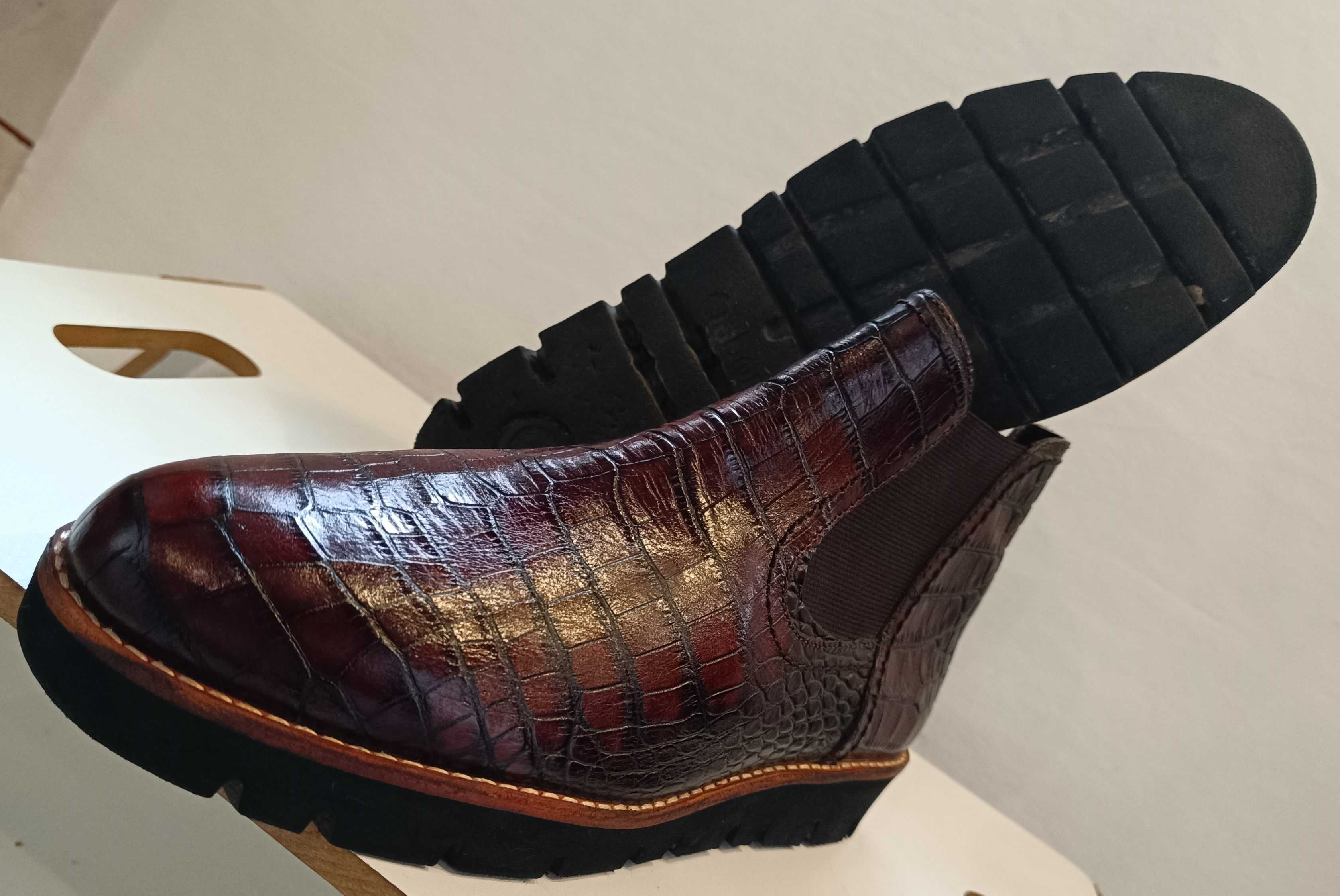 Ghete chelsea plain toe Lavoratione Artigianale piele naturala embosat