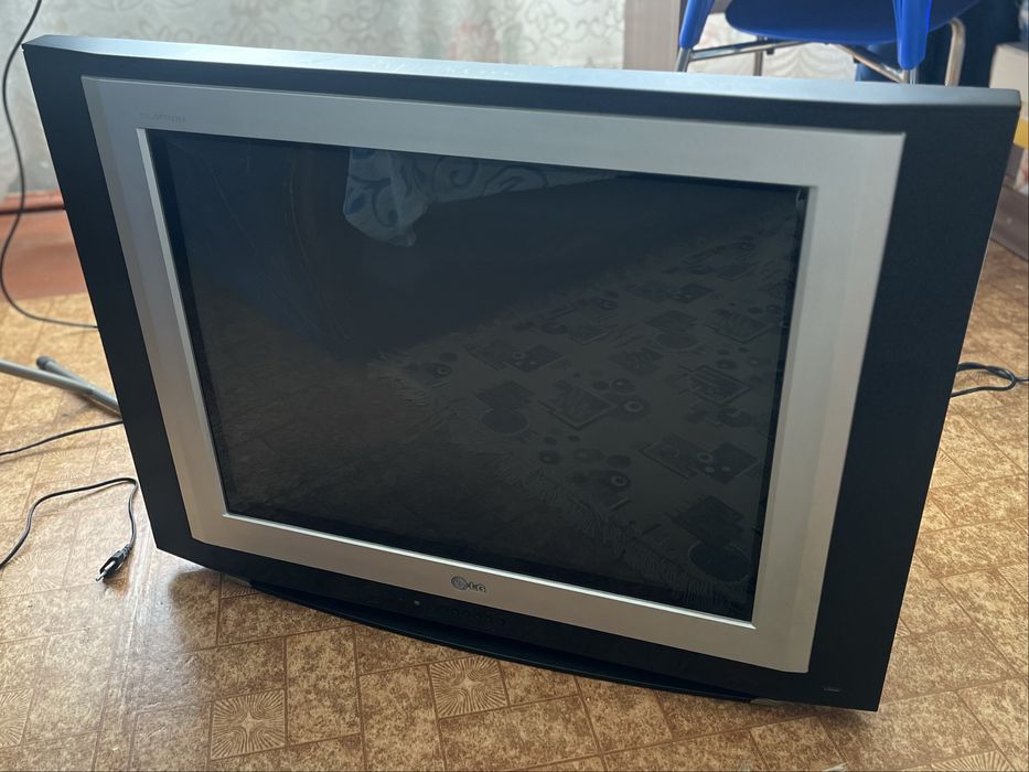 Продам телевизор LG на запчасти