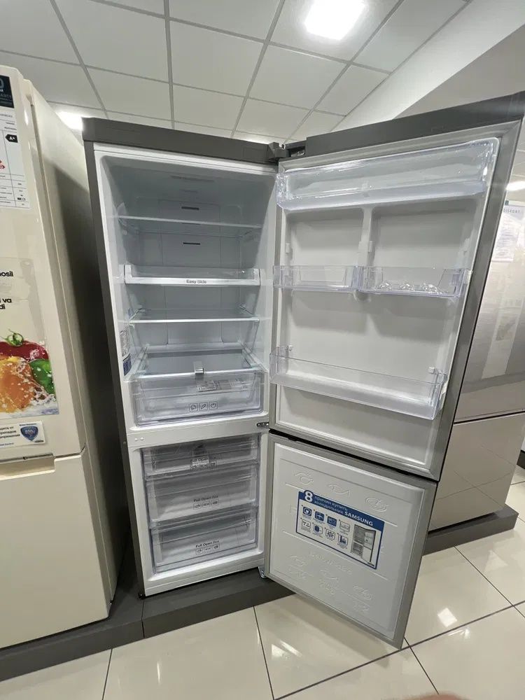 Холодильник Samsung RB29FERNDSA