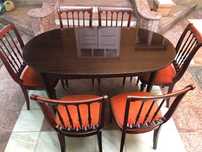Mobilier sufragerie – vitrină, dulap, masă + 6 scaune
