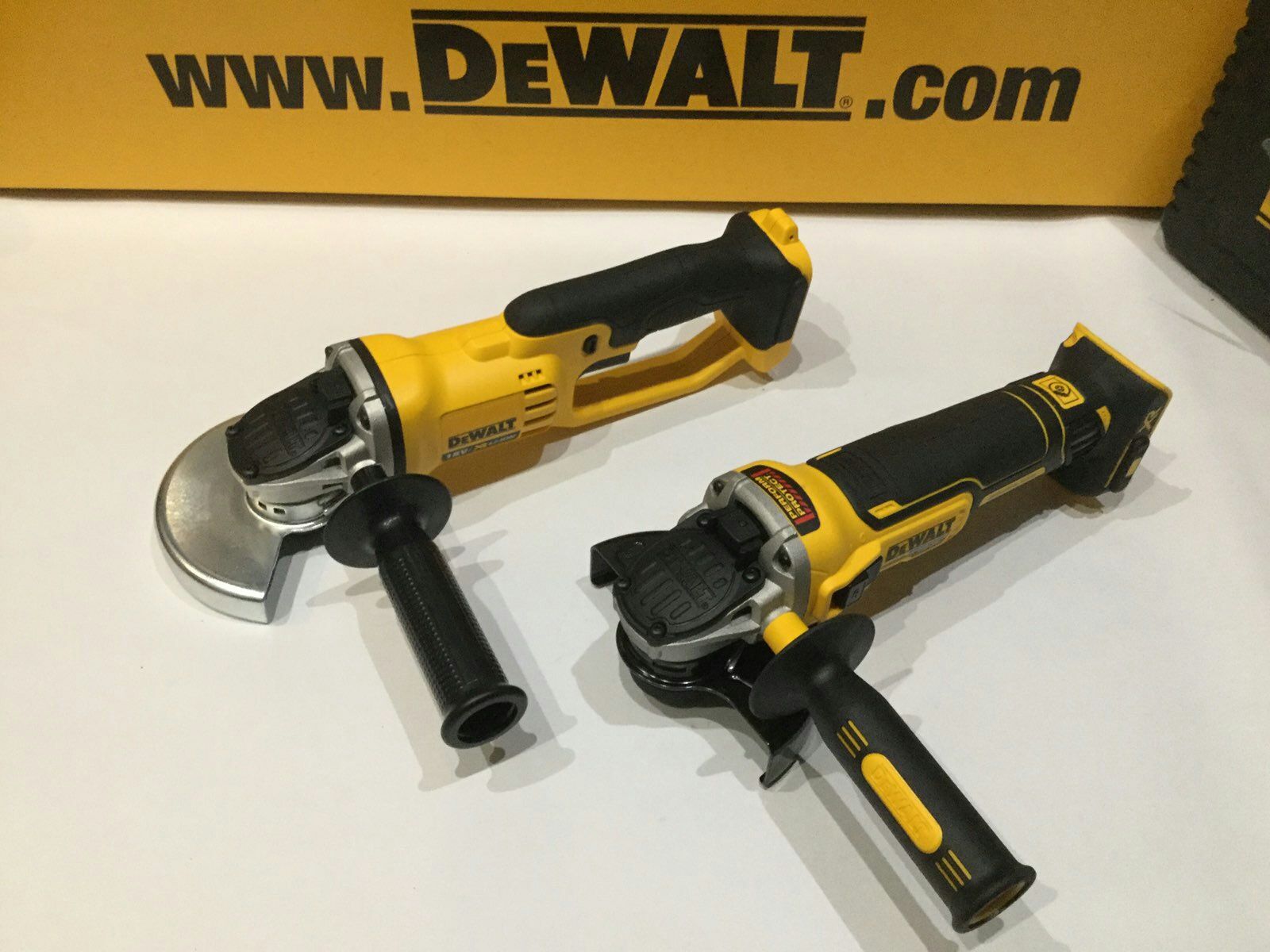 Фенер DeWALT DCL050 18V XR