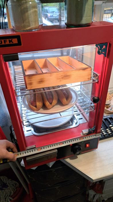 Малка топла витрина