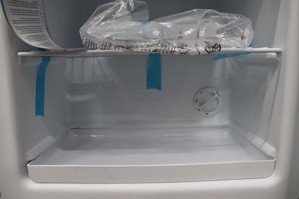 Comfee Свободностоящ, RCU40WH2 Мини Фризер, 31л, лек козметичен дефект