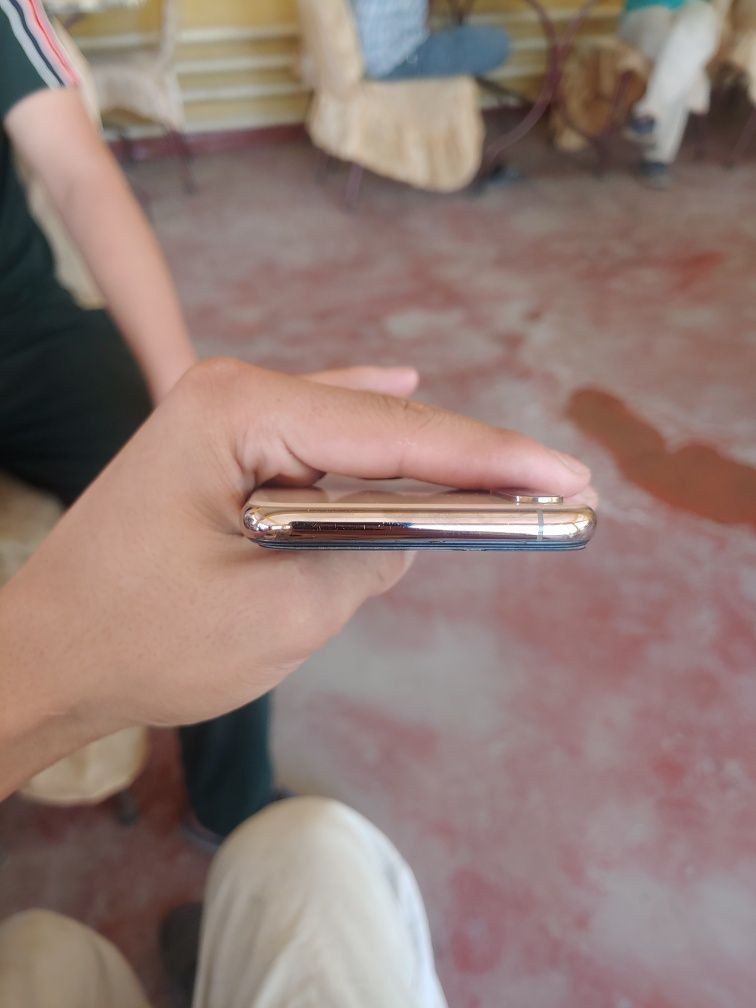 Iphone xs yaxshi holatda
