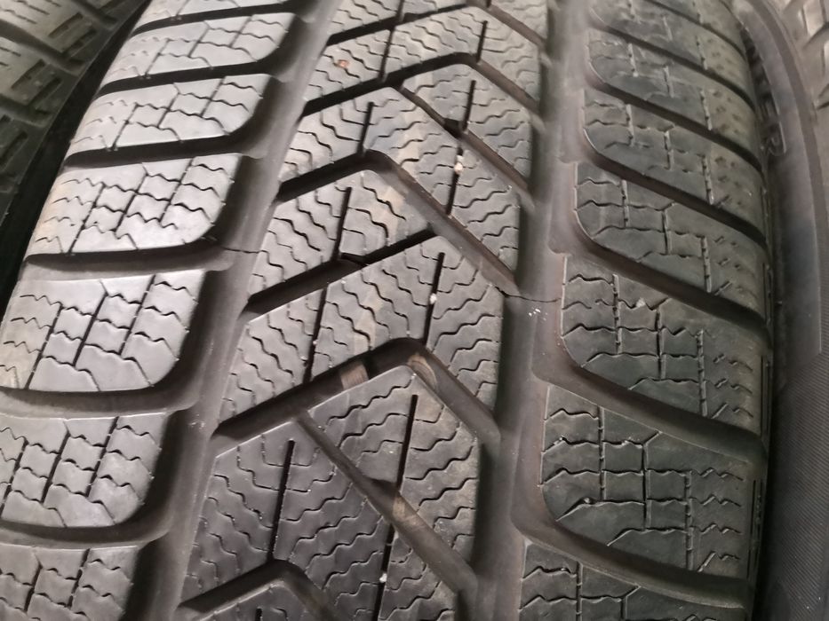 235 45 19 цола гуми като нови Pirelli