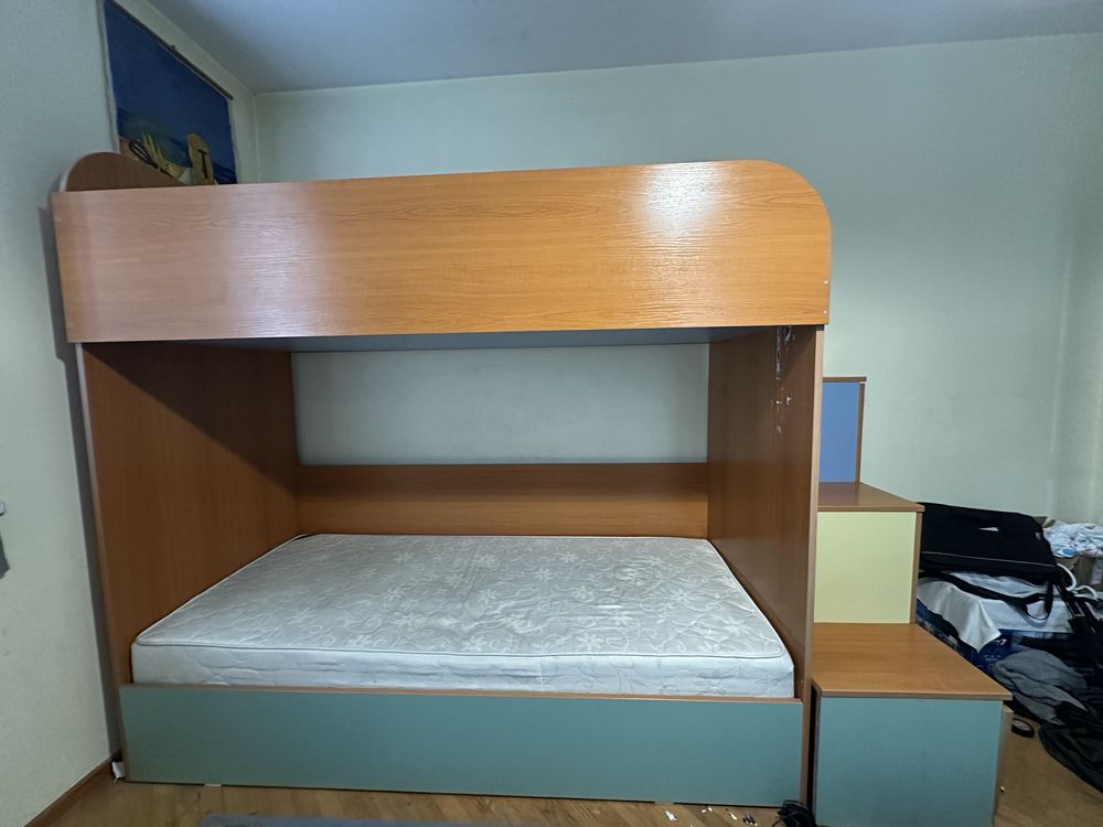 Двуетажно легло с матраци