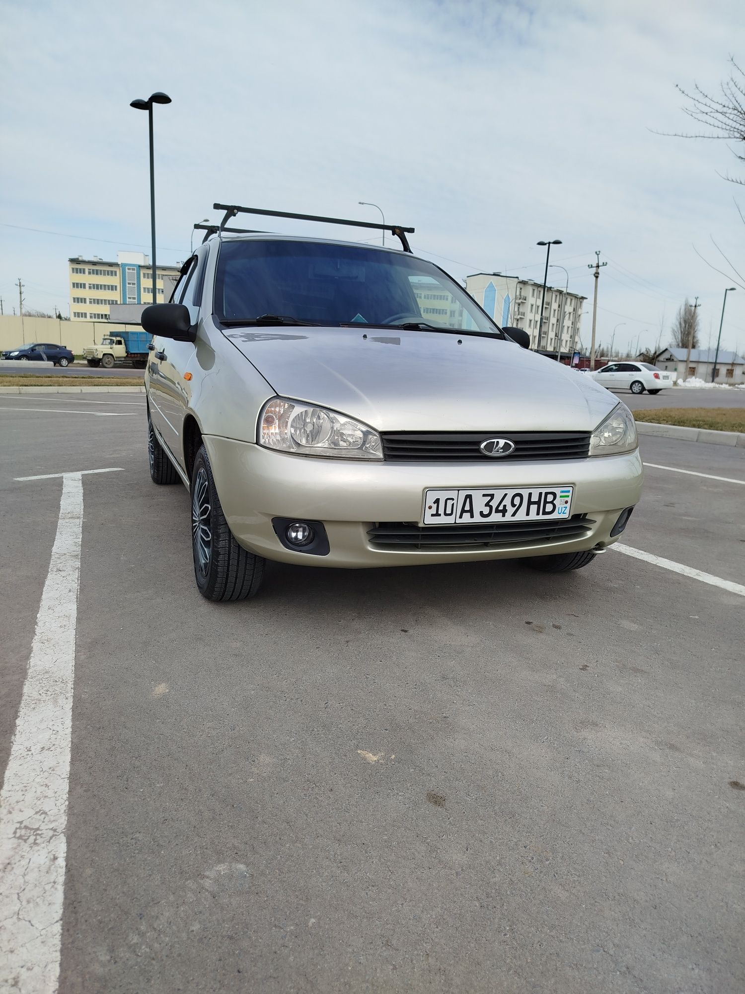Продается лада калина седан.