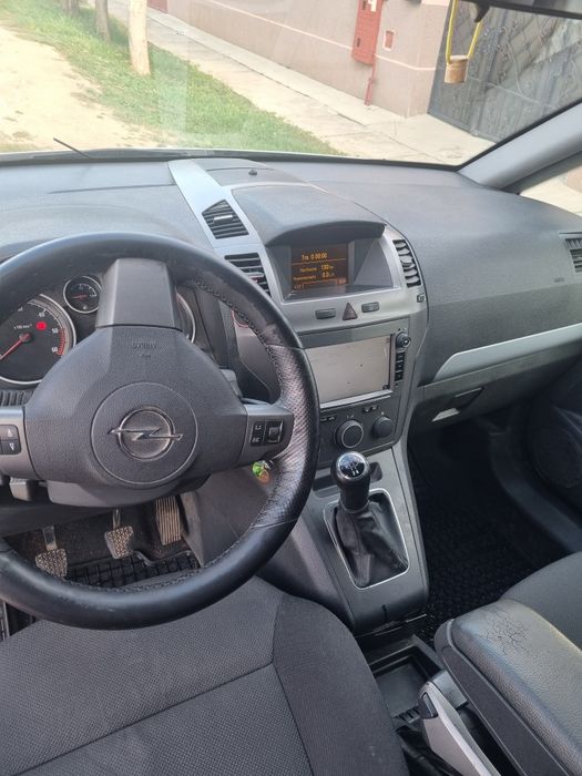 Opel zanfira 2005
