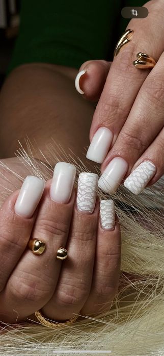 Акция на маникюр весь ноябрь