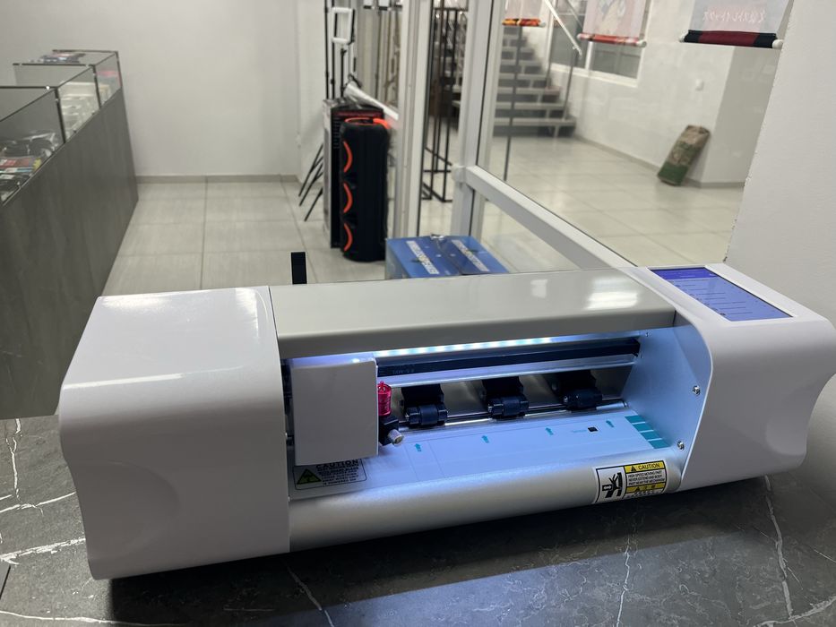 Продам плоттер для резки пленок