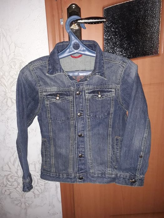 Фирменная джинсовка на мальчика 8-9лет