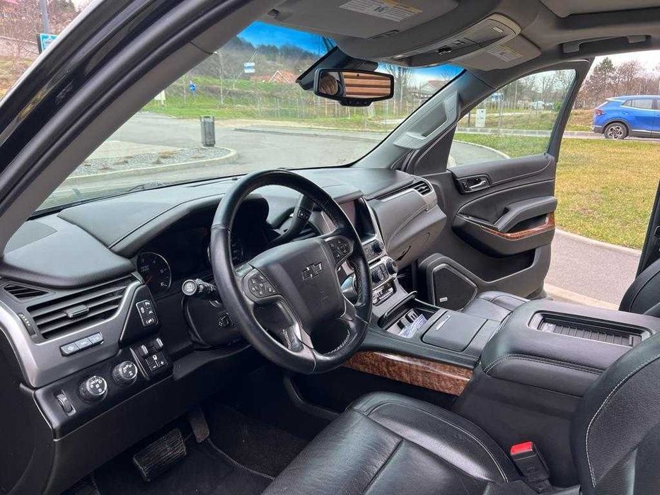 Chevrolet Suburban Premier