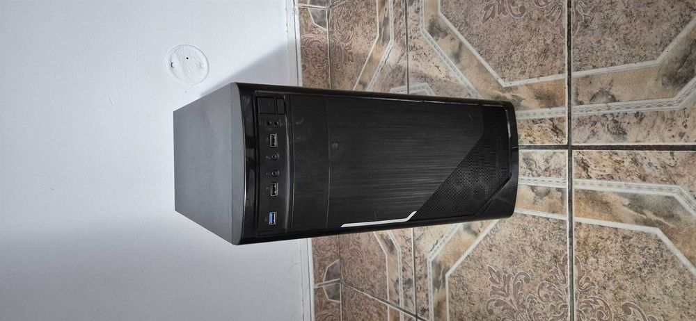 unitate PC i7 6700k 8gb ddr4 ssd120 GTX 660 Ti sursa prof 560W