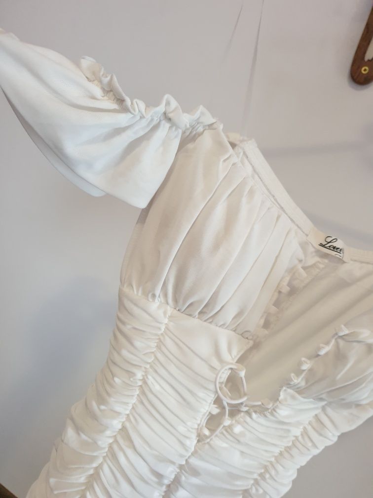 Rochie  albă  eleganta