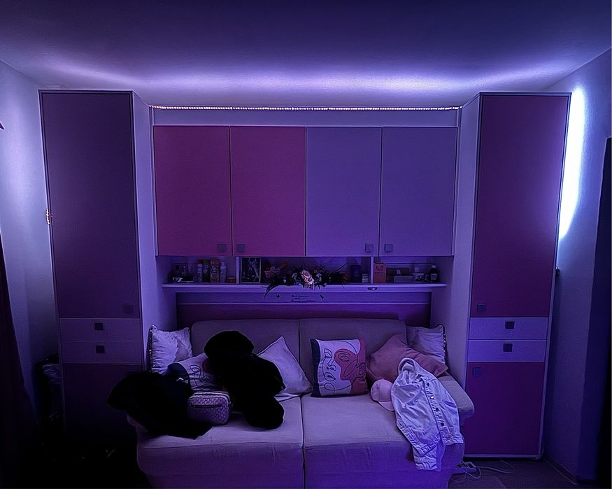 Mobila dormitor-calitate foarte buna , stare excelenta