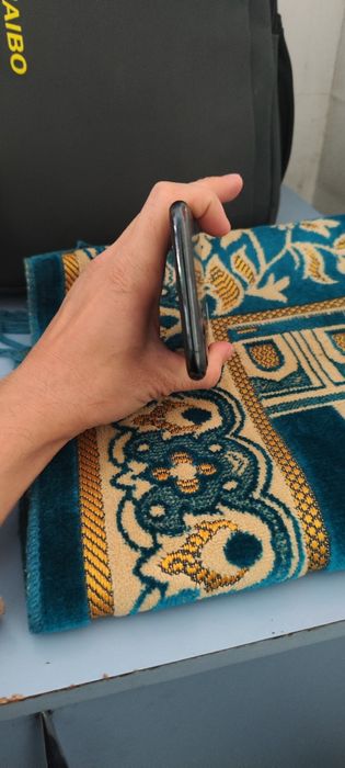 Iphone 11 pro Max.   Ideal