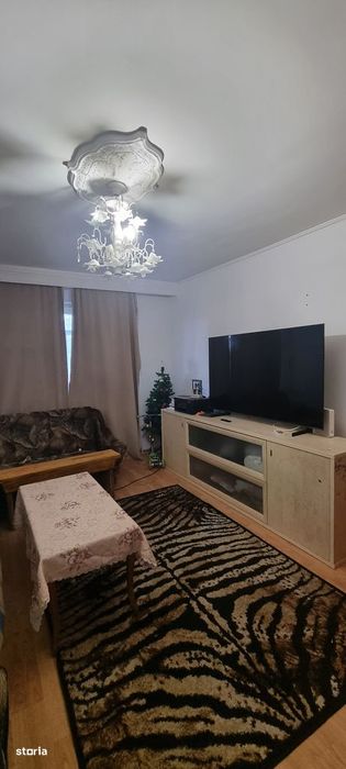 Apartament 3 camere decomandat zona Km  4/5 de vânzare