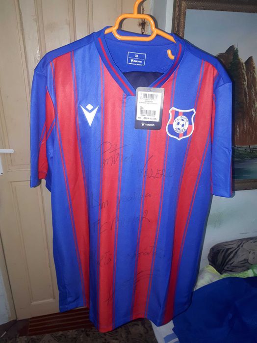 Tricou Fc Bihor cu autograful lui Hora - Banii merg la un baiat bolnav