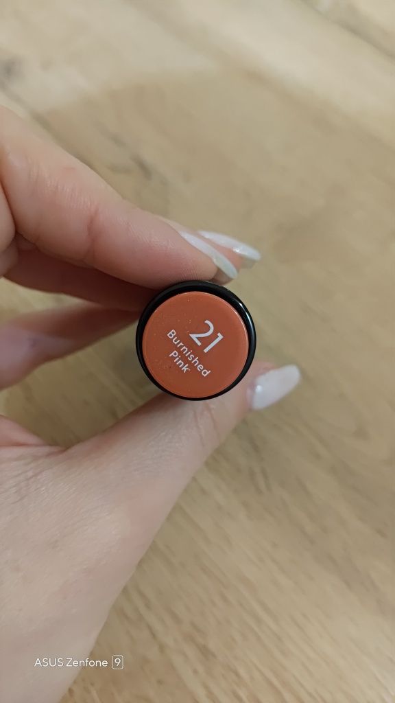 НОВО Червило IsaDora Perfect Moisture Lipstick