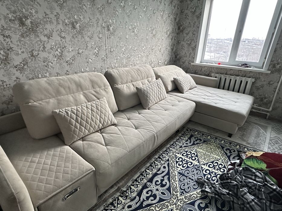 Диван почти новый