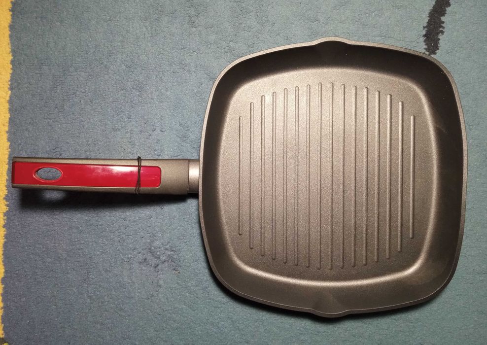 Tigaie grill profesionala antiaderenta, patrata 28cm latura NOUA