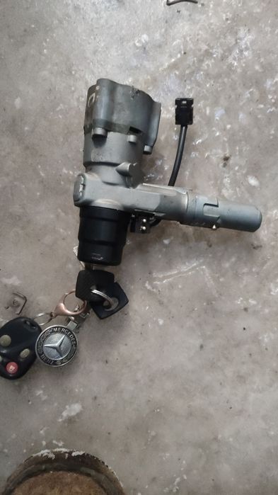 Замок зажигания на Мерседес 190