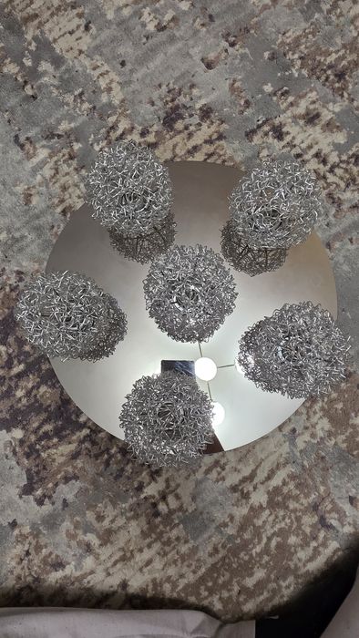 Lustră in stare impecabilă