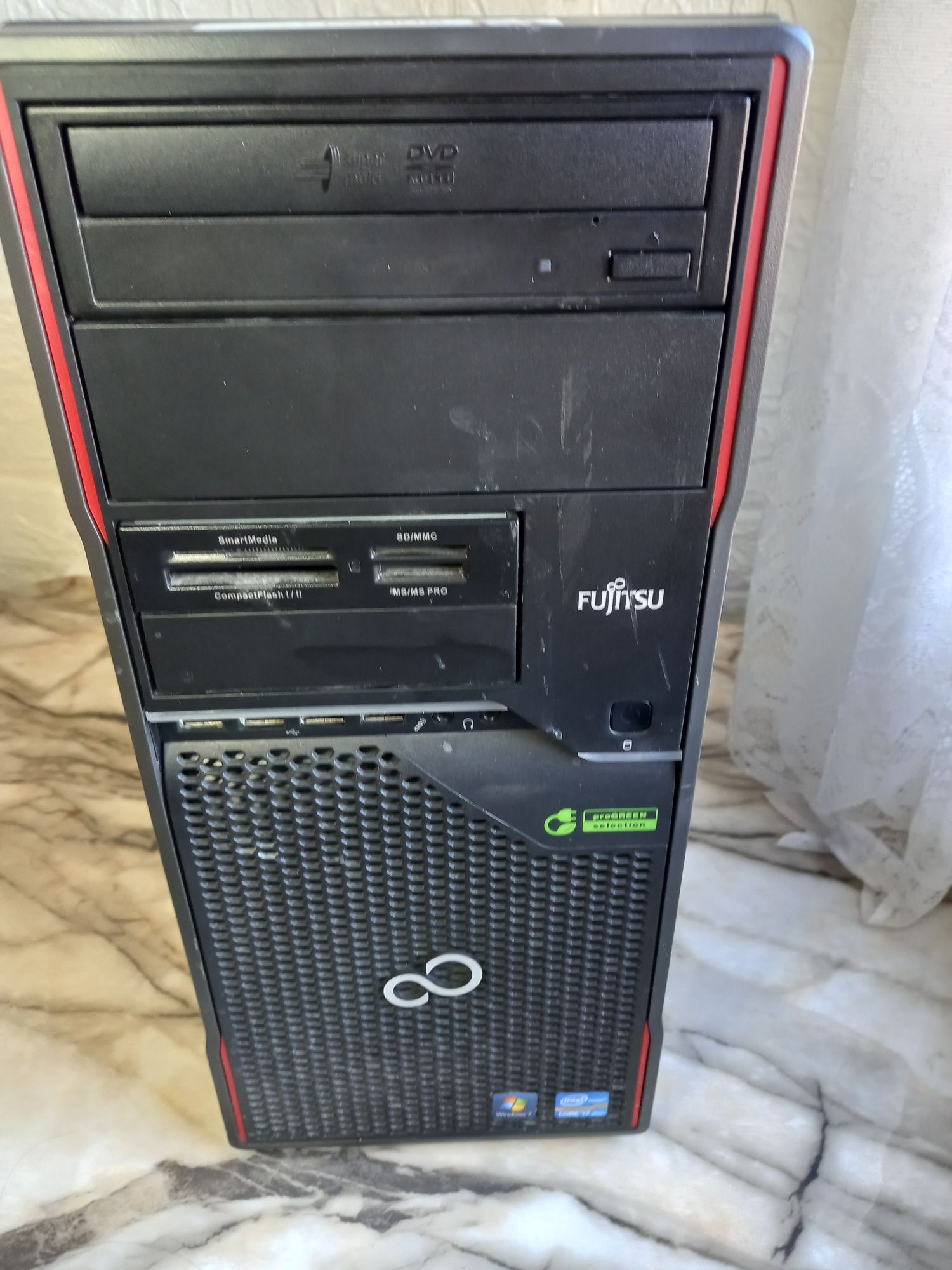 Компютър Fujitsu Celsius W420 Intel Core i7- 3770 10gb AMD  V3900