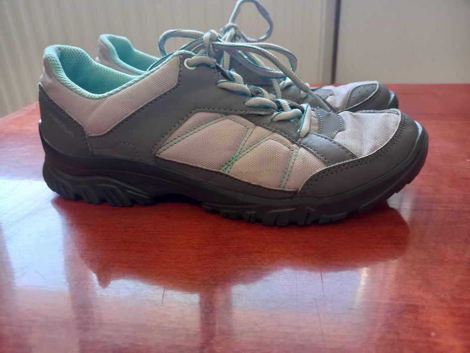 Pantofi sport si rucsac Quechua