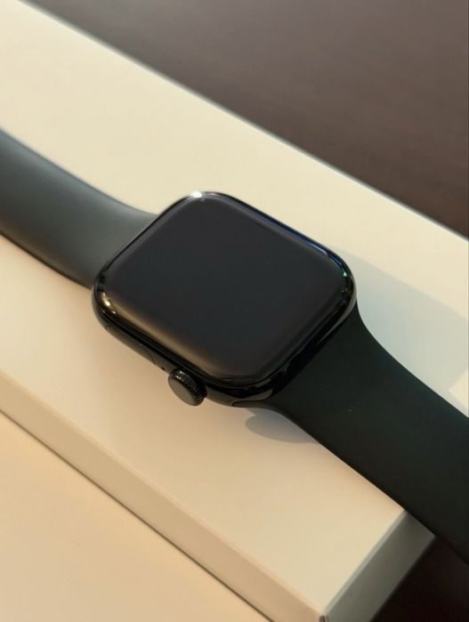 Apple Watch 10 GPS + Cellular Jet Black NOU