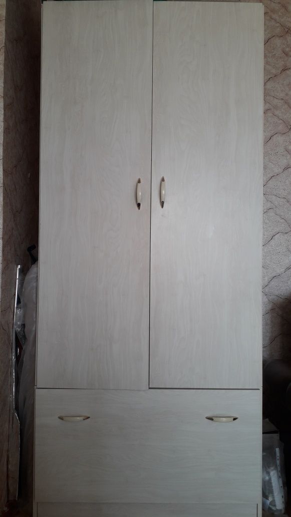 Продам шкаф для одежды