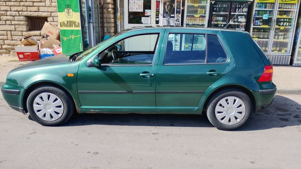 Продавам Кола за работа vw golf 4/1.4 газ бензин.всичко платено
