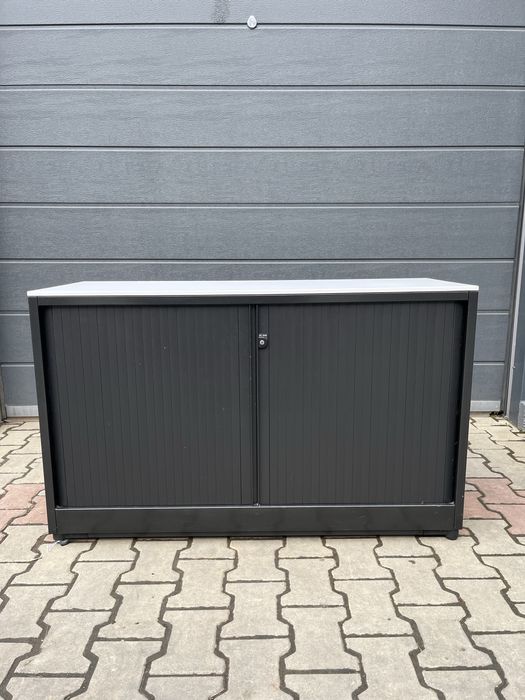 Dulap metalic cu uși tip rulou