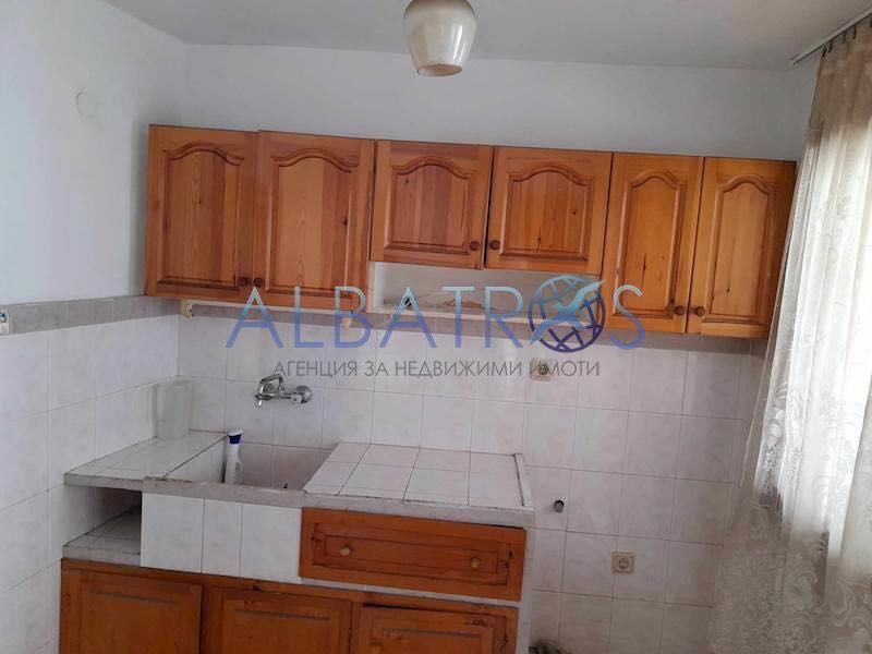 Продава се Тристаен апартамент в Варна, Погреби - 88 кв.м за 1194 €/кв.м - Снимка #3