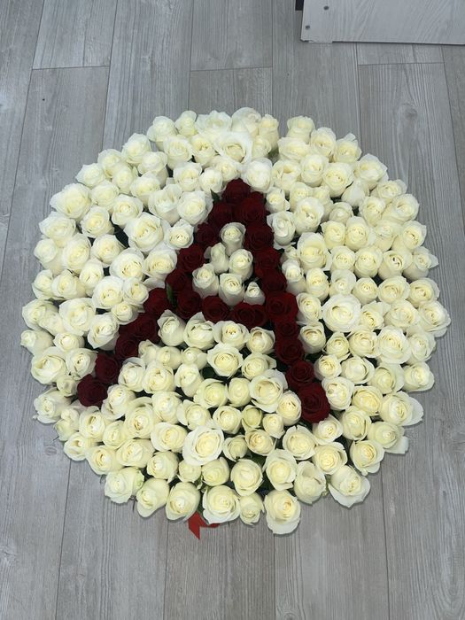 Розы свежие с буквой А