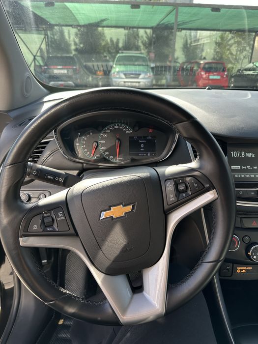 Tracker 1 черный