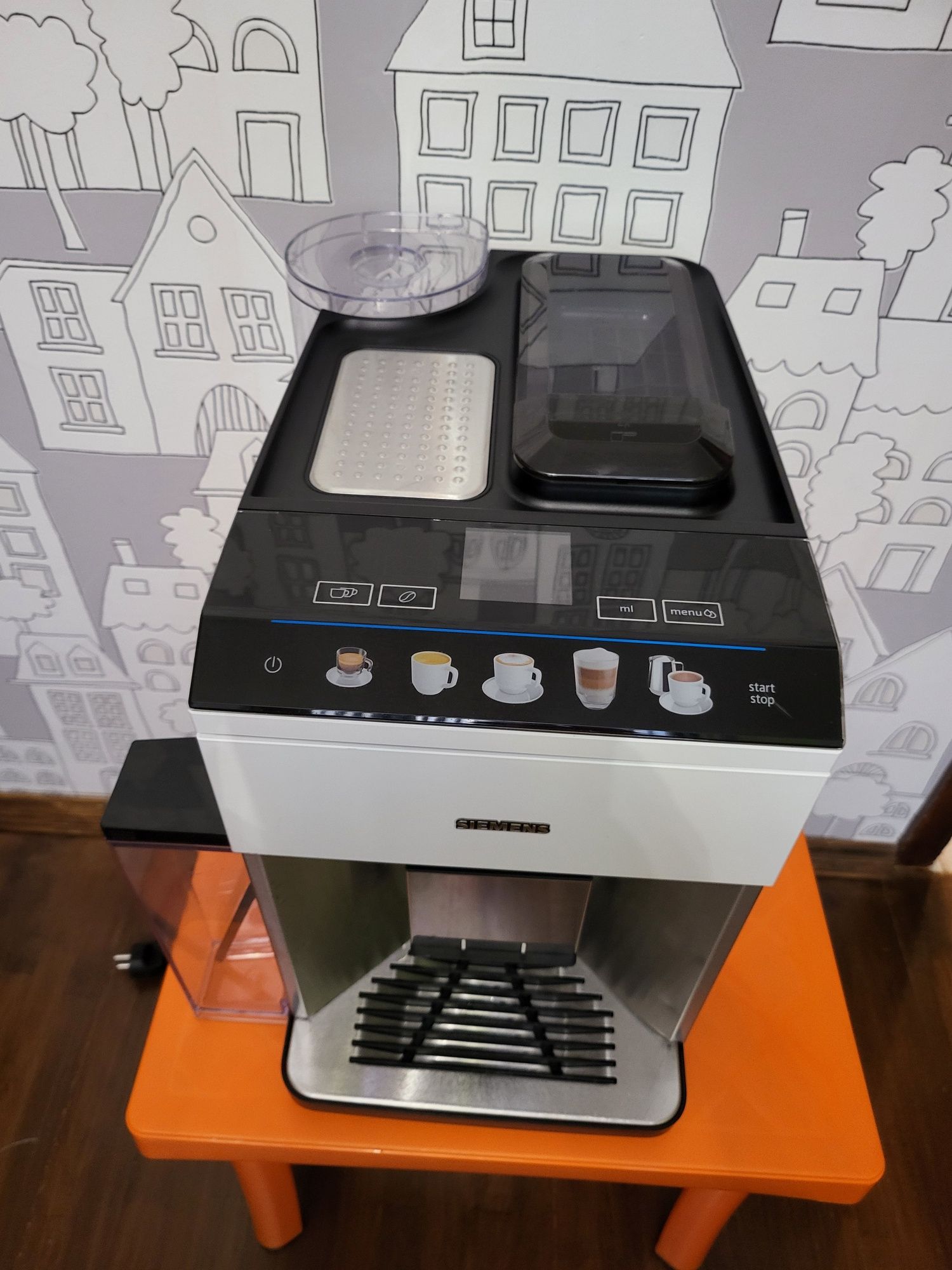 Кафеавтомат Siemens EQ 500 Бяла Кафемашина Каферобот с кана за мляко