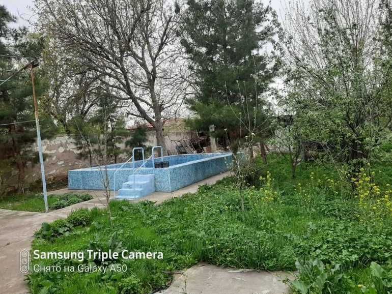 Продаются 2 дома в кибрае, 19 соток. Qibrayda 19 sot 2 ta uy sotiladi.