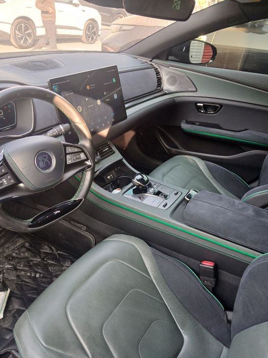 BYD HAN 610km AWD full