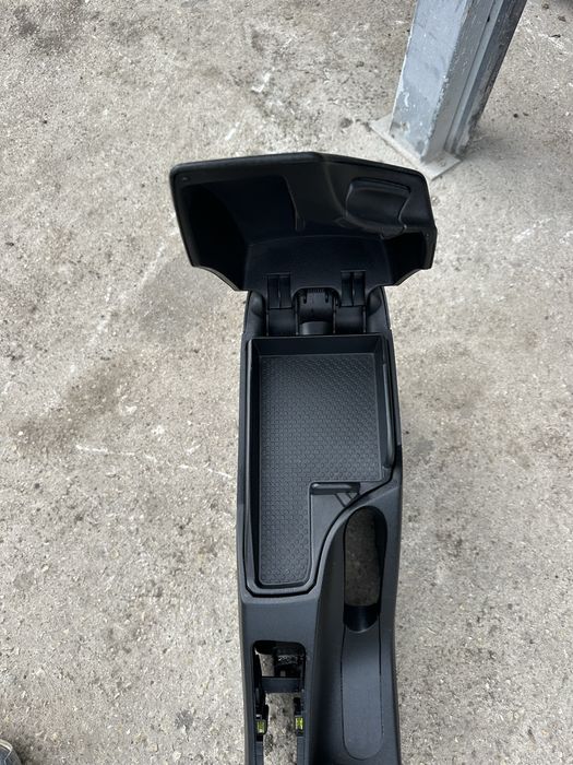 Централна конзола със подлакътник за Сеат Алтеа