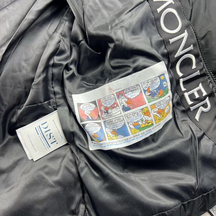 Moncler мъжко яке – черно матирано с бродерия