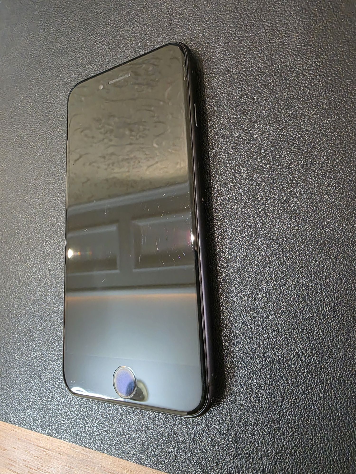 Iphone 7 qora  holati yaxshi 32gb