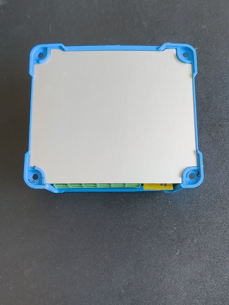 Соларен контролер Victron BlueSolar MPPT 75 | 15, 12/24v - 15A