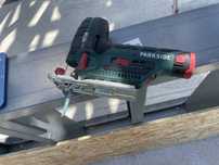 Vând fierǎstrǎu pendular cu acumulator