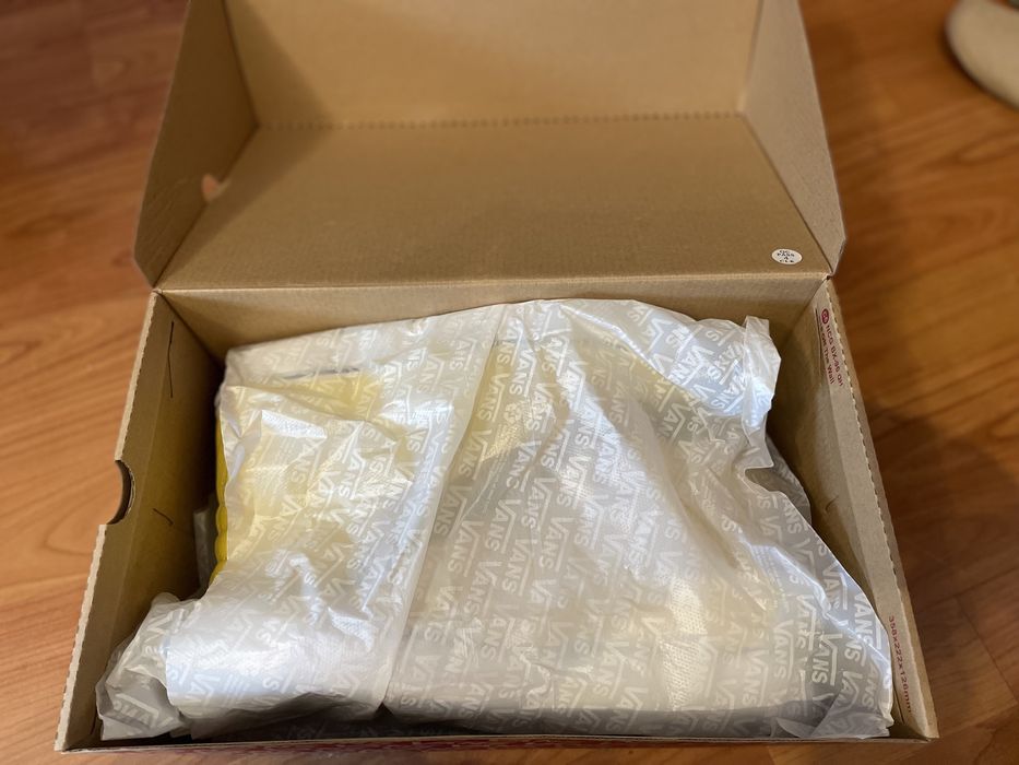 Vand VANS Sk8-Hi Cyber Yellow/True White 10.5us 44eur