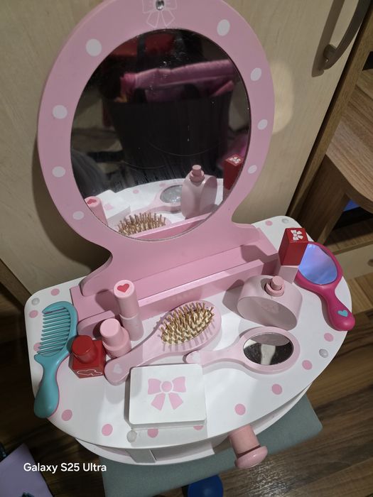 Детска дървена етажерка, къща и гримьорна