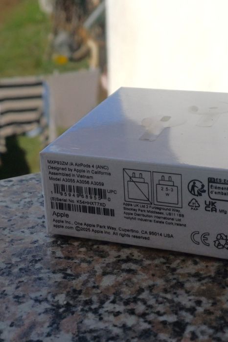 AirPods 4 ANC (Cu anulare activa a zgomotului)