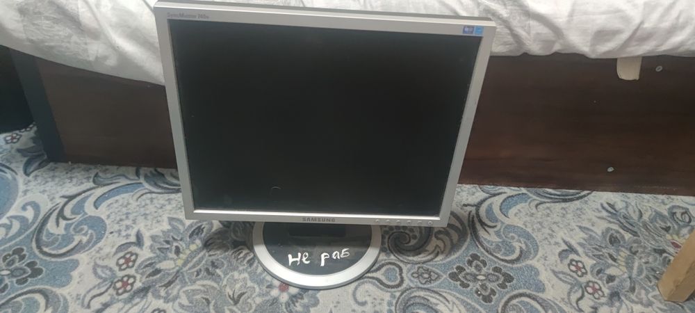 Продам монитор и клавиатуры