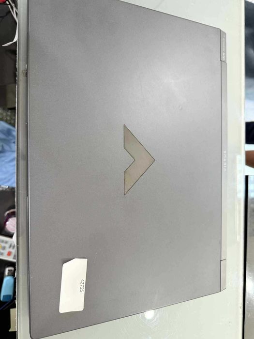 Laptop HP Victus AMD Ryzen 5 5600H  GTX 1650 4GB VRAM 8GB RAM 256SSD